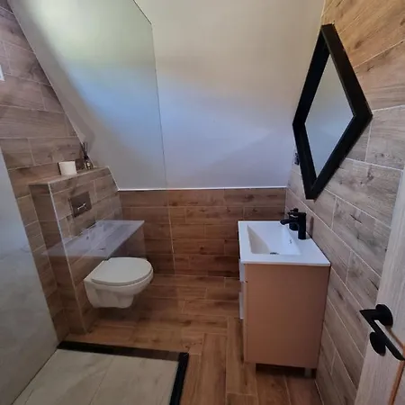 Helenahouse22 Apartment Novi Ledinci